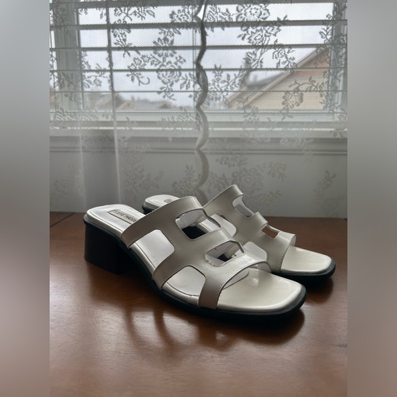 Steve Madden White Princess Sandal - Picture 2 of 6